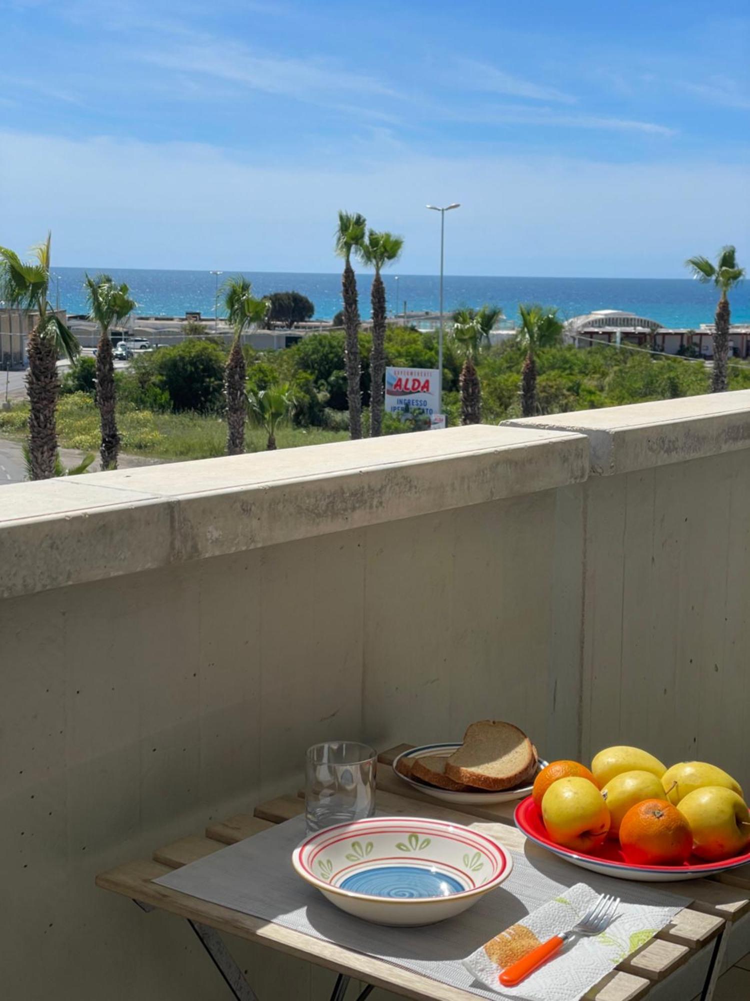 House Nereide, Lovely Apartment Sea View Gallipoli Bagian luar foto